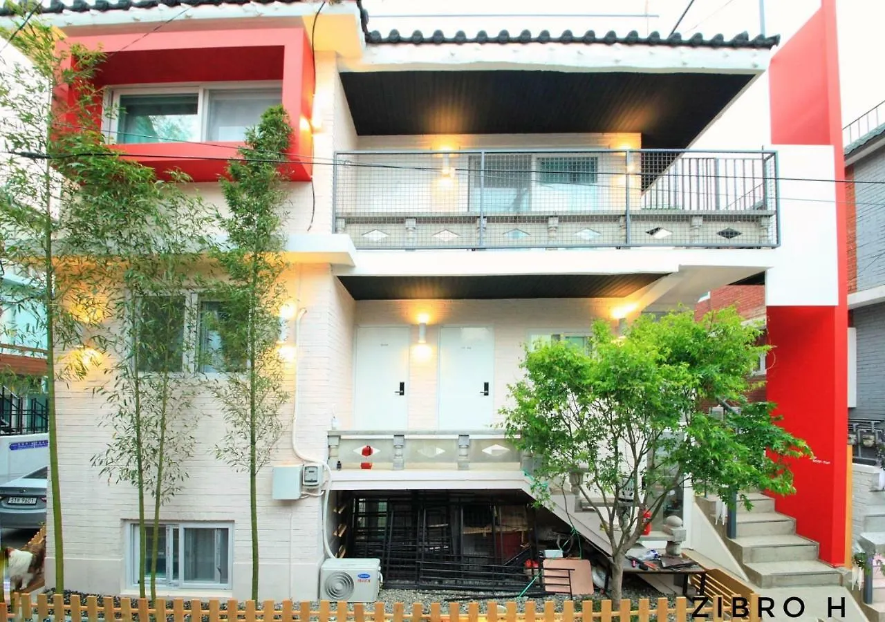 Zibro H Bed & Breakfast Seoul 3*,